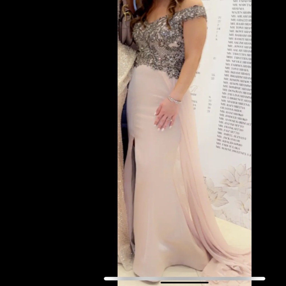 Dress - Picture 2 of 2